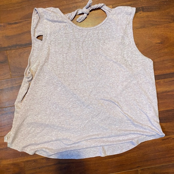 Old navy tank top - Picture 3 of 3